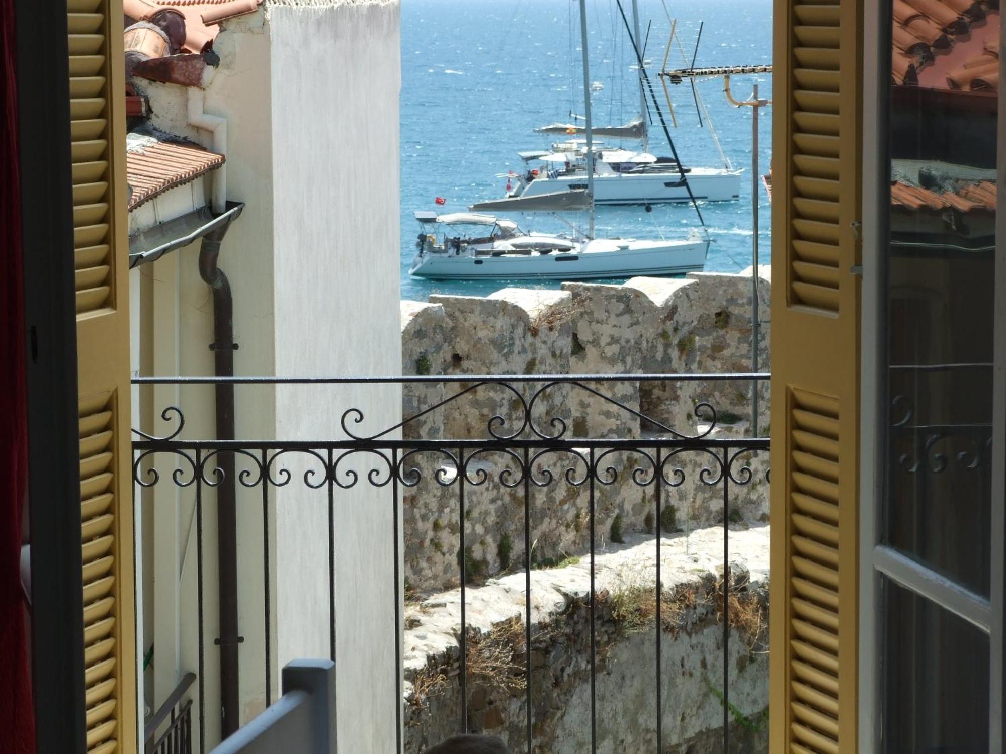 Nafpaktos Apartment And Studios In Port ภายนอก รูปภาพ
