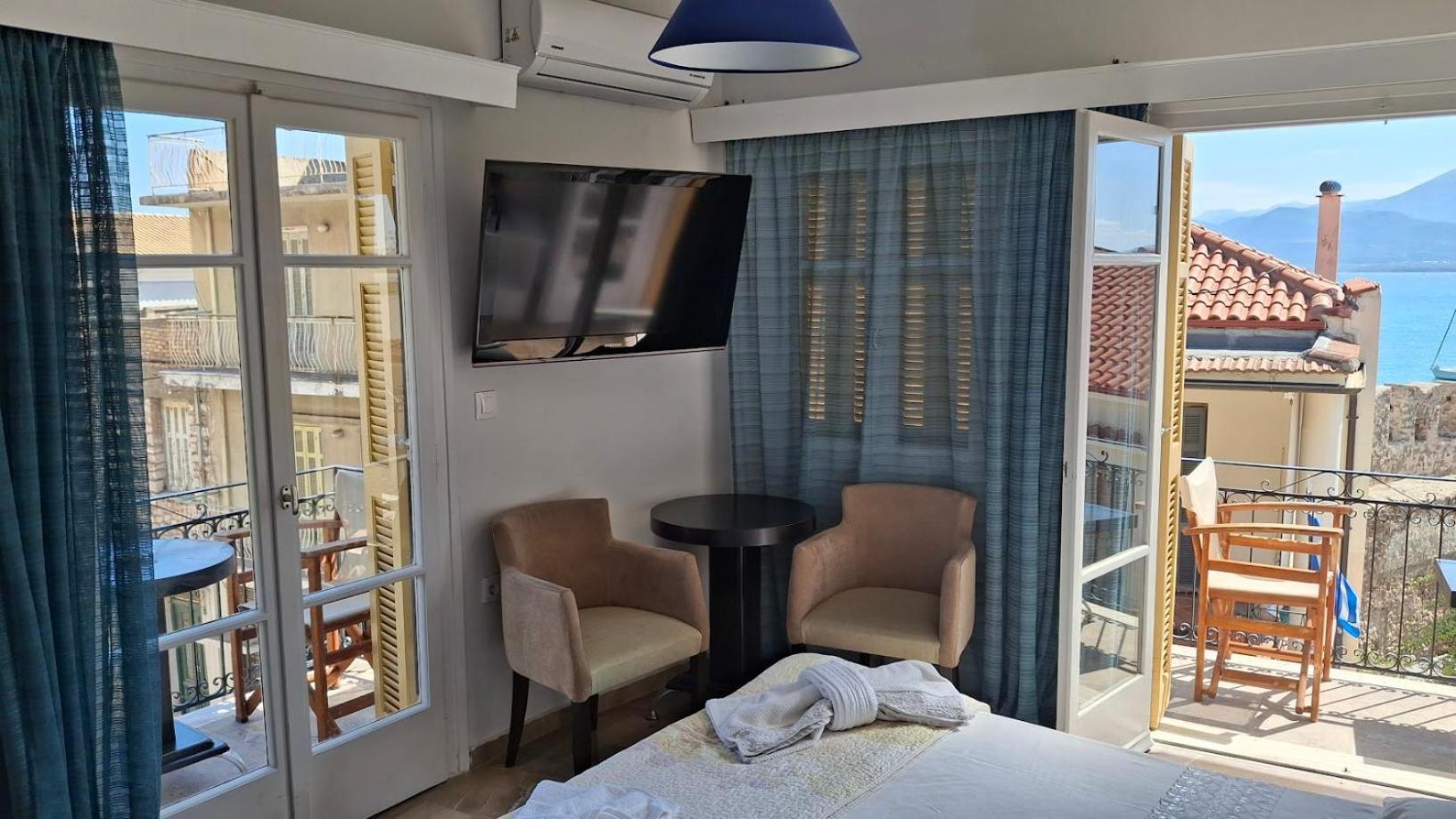 Nafpaktos Apartment And Studios In Port ภายนอก รูปภาพ