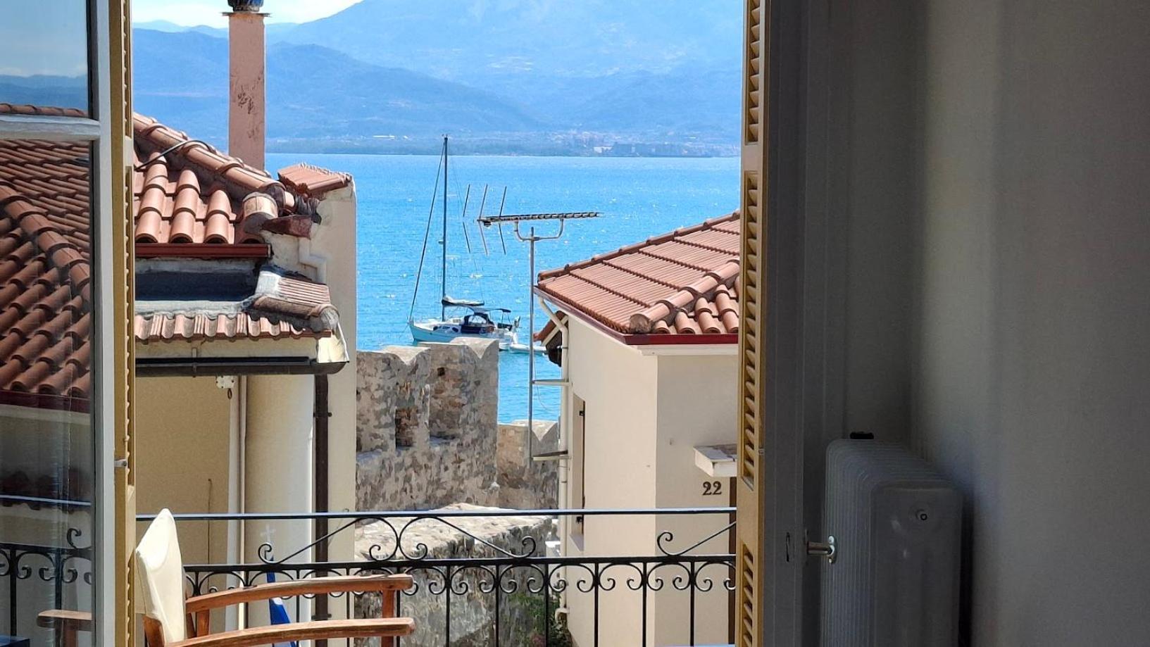 Nafpaktos Apartment And Studios In Port ภายนอก รูปภาพ